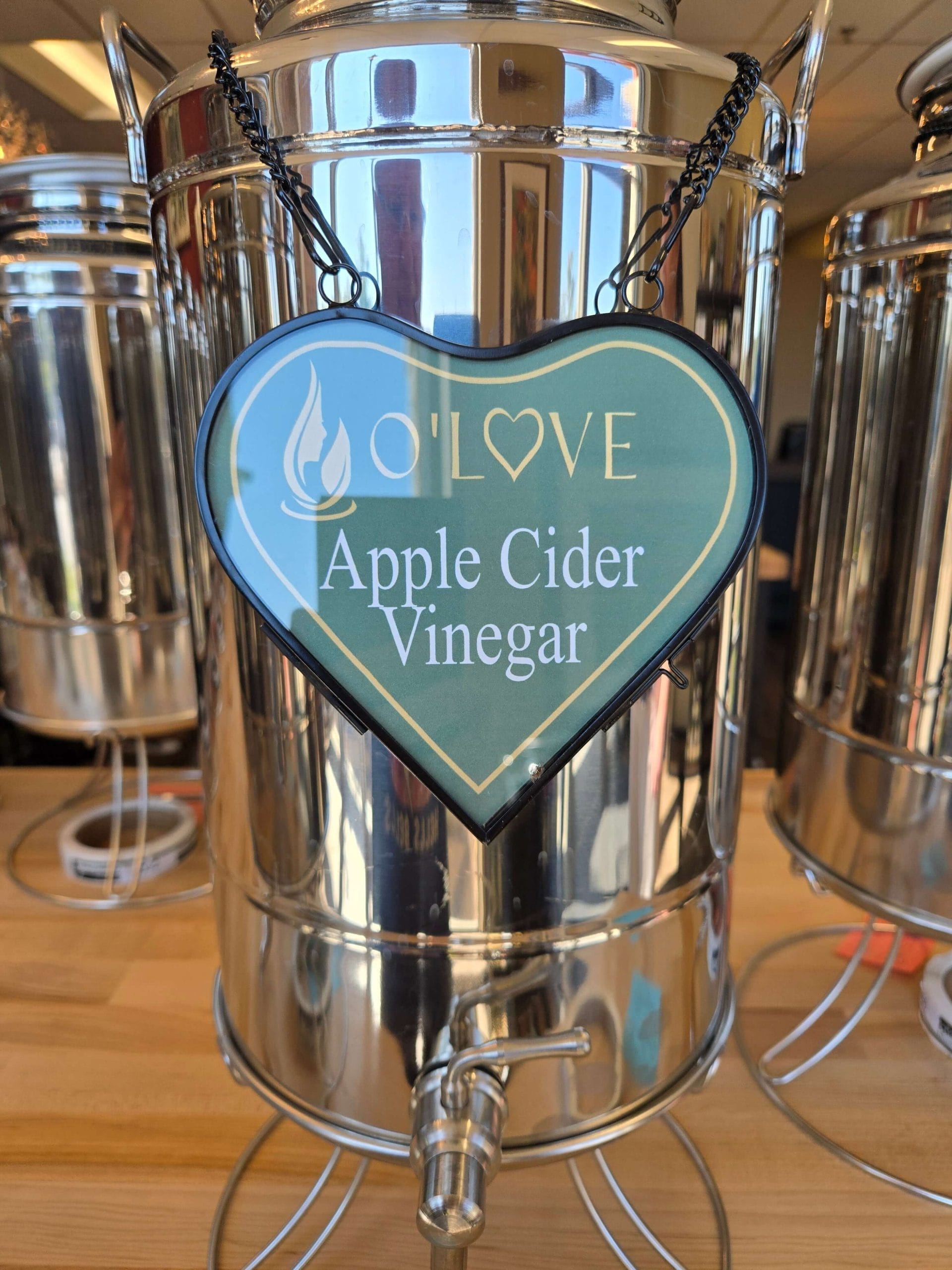 Metal container of Organic-California-Apple-Cider-Vinegar