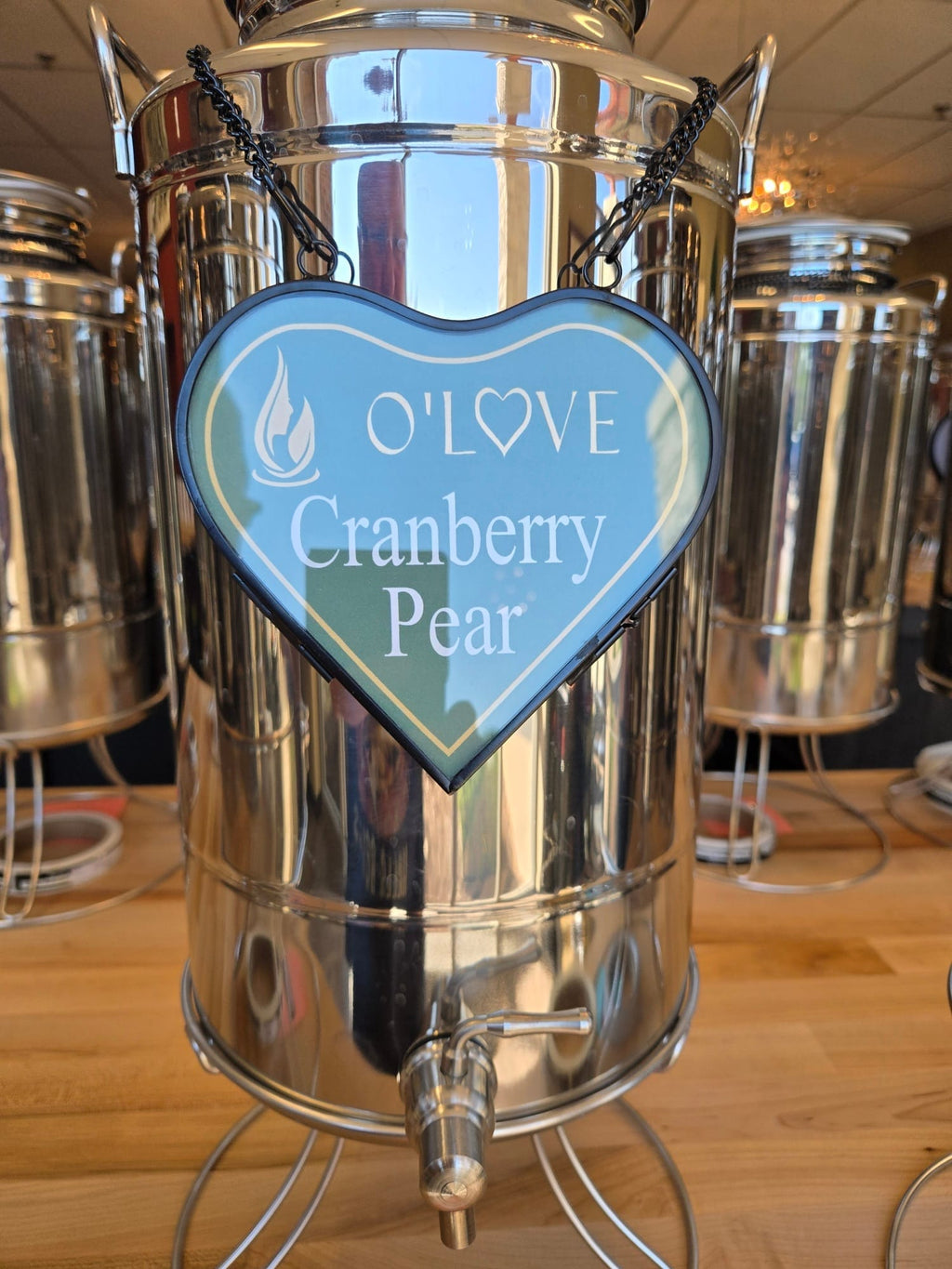 Metal container of Cranberry-Pear-White-Balsamic-Vinegar