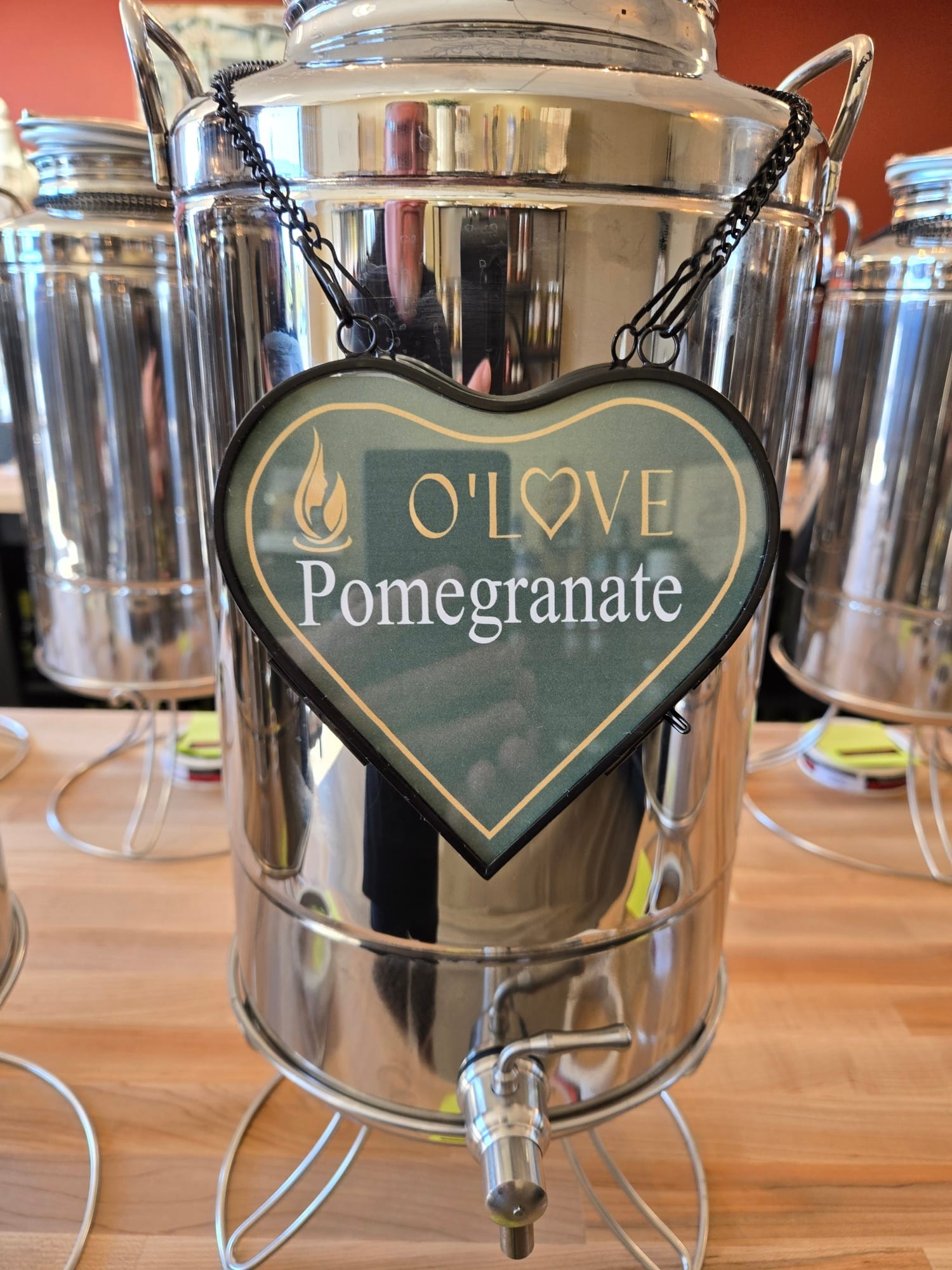 Metal container of Pomegranate-Balsamic-Vinegar