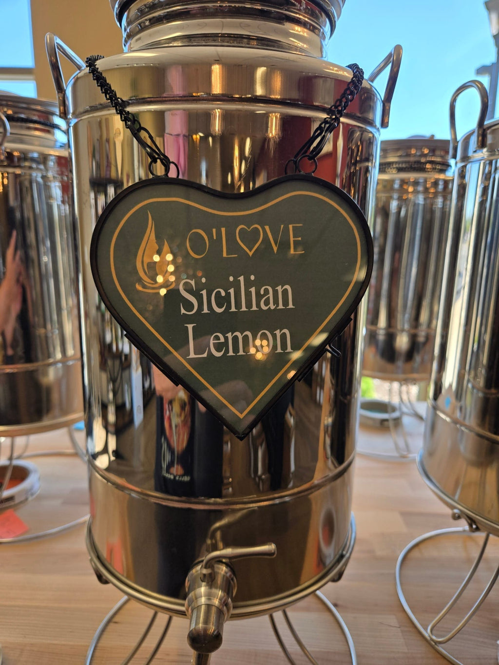 Metal container of Sicilian-Lemon-White-Balsamic-Vinegar